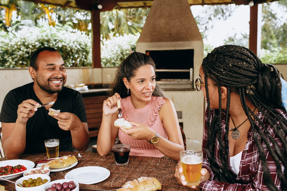 Friends sharing a meal, illustrative photograph